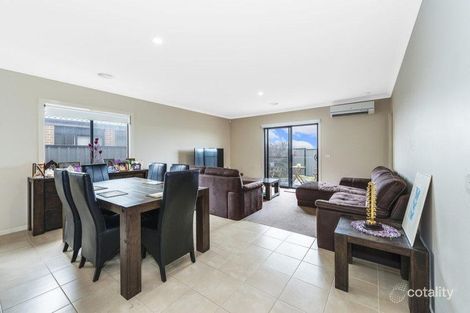 Property photo of 31 Nundroo Crescent Wollert VIC 3750