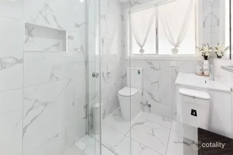 Property photo of 2 Somerset Drive Keysborough VIC 3173