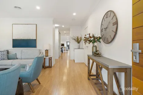 Property photo of 1/47 Lee-Steere Crescent Kambah ACT 2902