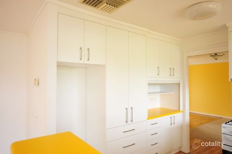 Property photo of 13 Healey Close Wodonga VIC 3690
