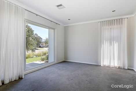 Property photo of 14 Billeroy Way Werribee VIC 3030