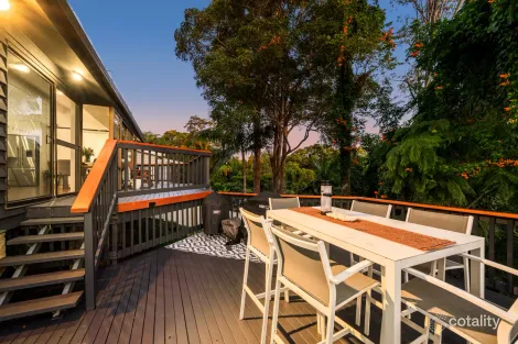 Property photo of 22 Elm Place Banora Point NSW 2486