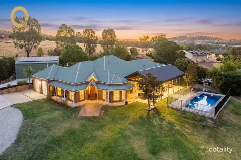 125 Alexandra Way, Table Top, NSW 2640