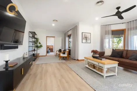 Property photo of 125 Alexandra Way Table Top NSW 2640