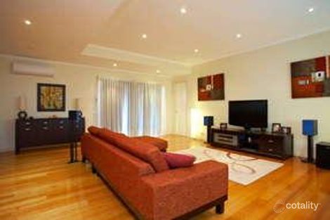 Property photo of 28 Lake View Boulevard Keysborough VIC 3173