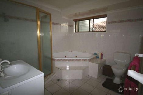 Property photo of 19 Yvonne Crescent Mount Warren Park QLD 4207