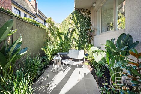 Property photo of 1/518 Toorak Road Toorak VIC 3142