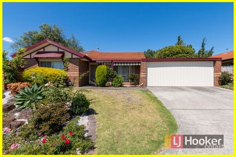 3/8 Monteith Cres, Endeavour Hills, VIC 3802