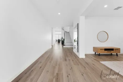 Property photo of 15 Heron Drive Mickleham VIC 3064