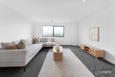 Property photo of 15 Heron Drive Mickleham VIC 3064