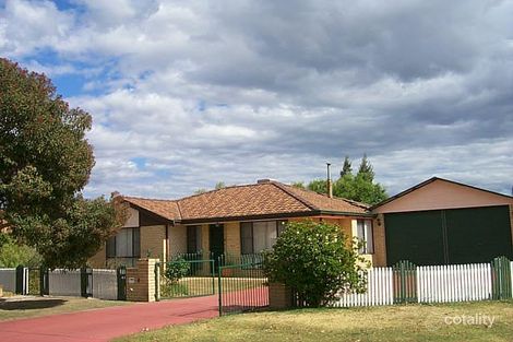 8 Lemon Gr, Seville Grove, WA 6112