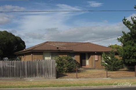 Property photo of 11 Grantham Parade St Albans VIC 3021