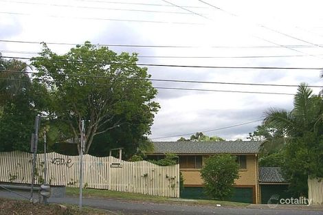 1 Burns Pde, Chapel Hill, QLD 4069