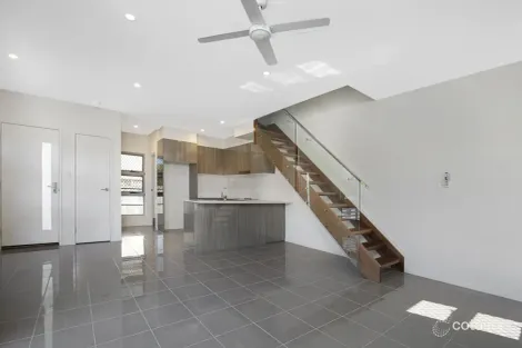 Property photo of 147 Pine Street Wynnum QLD 4178