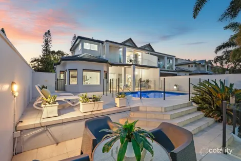 5332 Marine Dr N, Hope Island, QLD 4212