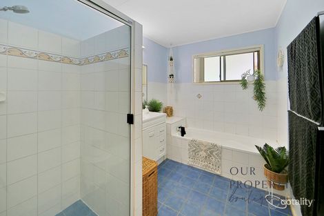 Property photo of 16 Meghan Crescent Qunaba QLD 4670