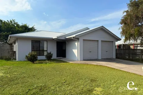 Property photo of 4 Rothbury Place New Auckland QLD 4680