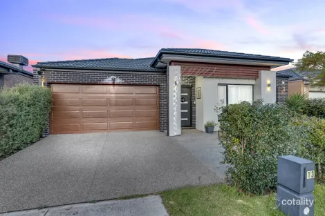 Property photo of 13 Ravenshaw Chase Tarneit VIC 3029