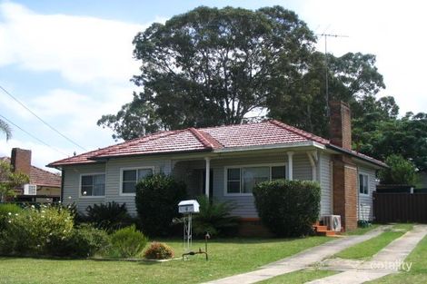 4 Vaughan Ave, Revesby, NSW 2212