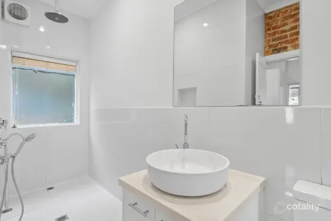 Property photo of 19A/45A Ormond Esplanade Elwood VIC 3184