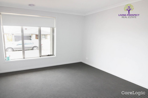 Property photo of 10 Adelong Street Werribee VIC 3030