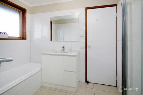 Property photo of 9/10 Lemnian Court Langwarrin VIC 3910