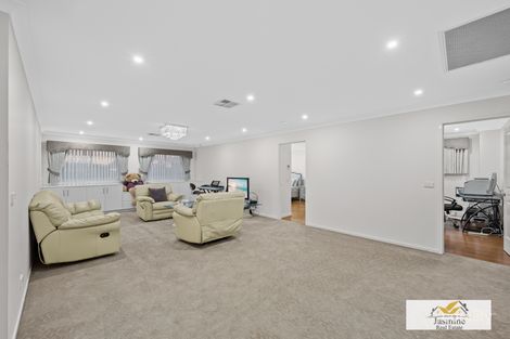 16 Saltbush Ave, Lyndhurst, VIC 3975