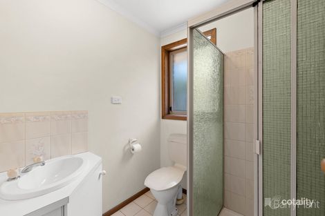 Property photo of 28 Lawrence Drive Berwick VIC 3806