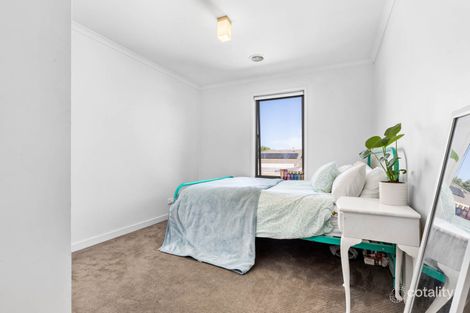 Property photo of 5 Sunline Avenue Alfredton VIC 3350