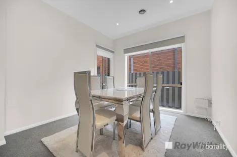 Property photo of 2 Penrose Drive Narre Warren South VIC 3805