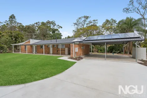 15 OXLEY DR, BARELLAN POINT, QLD 4306