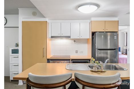 Property photo of 32/15 Goodwin Street Kangaroo Point QLD 4169