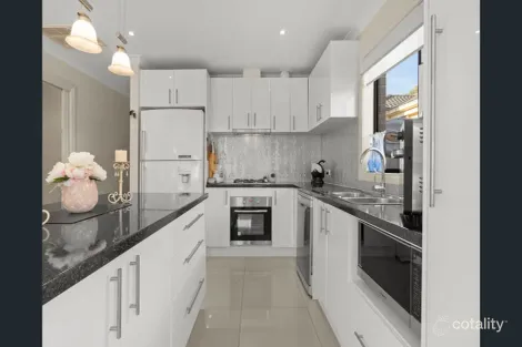 Property photo of 6A Lima Place Pakenham VIC 3810
