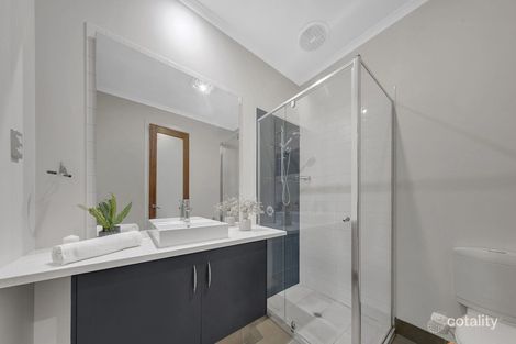 Property photo of 8 Harrington Avenue Craigieburn VIC 3064