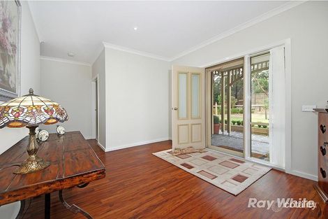 Property photo of 13 Landy Circuit Pakenham VIC 3810