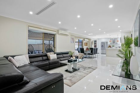 Property photo of 32 Wattle Grove Drive Wattle Grove NSW 2173