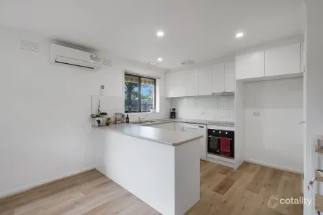 Property photo of 7/7-9 King Street Pakenham VIC 3810