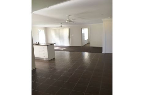 Property photo of 4 Belvedere Court Moore Park Beach QLD 4670