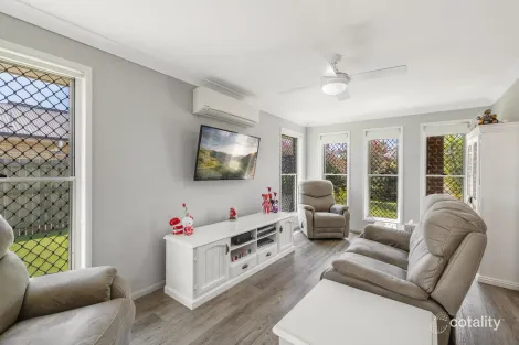 Property photo of 53 Myrtleford Crescent Cambooya QLD 4358