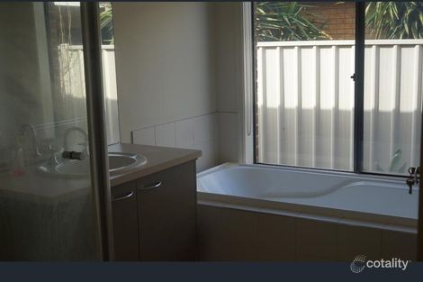 Property photo of 37 Hunts Cross Way Caroline Springs VIC 3023