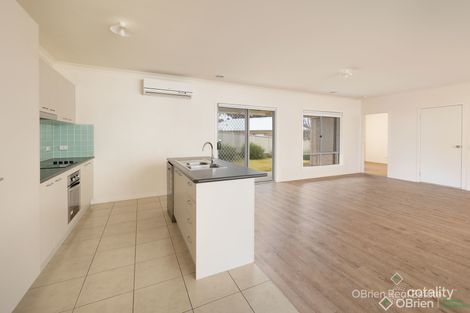 Property photo of 7 Maygar Avenue Wodonga VIC 3690