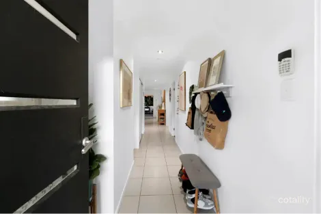 Property photo of 22 Macleay Circuit Upper Coomera QLD 4209