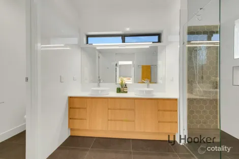Property photo of 34 Booth Avenue Tannum Sands QLD 4680
