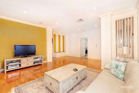 Property photo of 8 Redcliffs Crescent Roxburgh Park VIC 3064