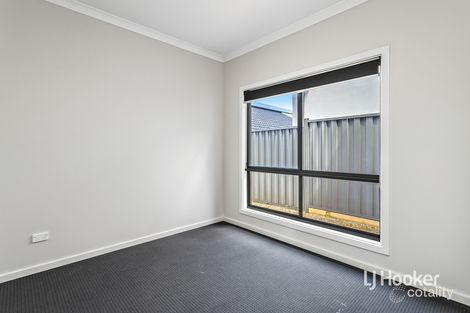 Property photo of 4 Everglade Crescent Roxburgh Park VIC 3064