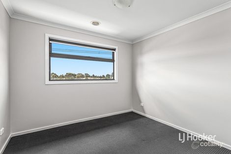 Property photo of 4 Everglade Crescent Roxburgh Park VIC 3064