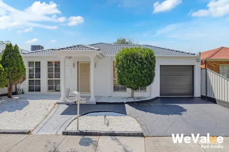 Property photo of 25 Thompson Crescent Roxburgh Park VIC 3064