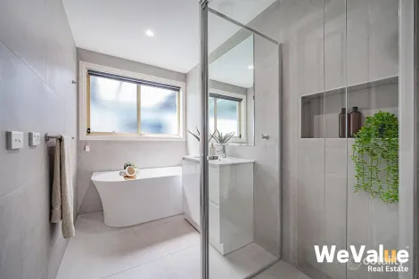Property photo of 25 Thompson Crescent Roxburgh Park VIC 3064