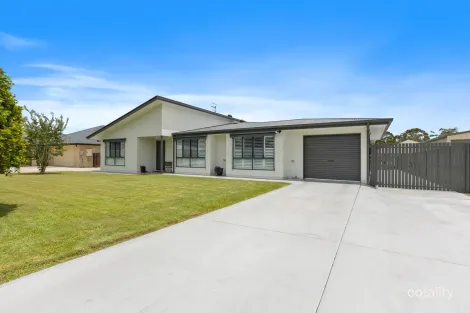 7 Environs Ave, Cooloola Cove, QLD 4580