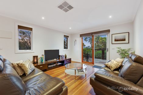 Property photo of 1/10 Shalbury Avenue Eltham VIC 3095